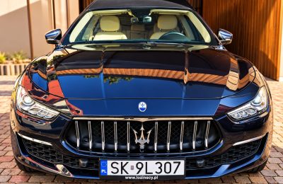Karawan Maserati z przodu
